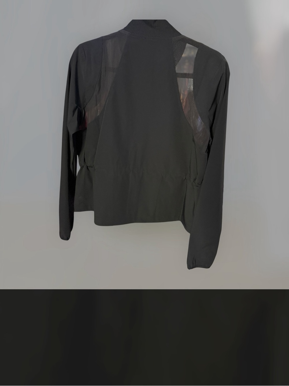 Lululemon Mesh-Ventilated Tennis
Jacket
Black - Picture 5 of 6